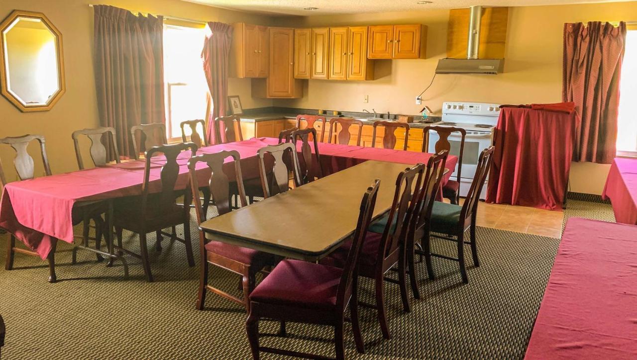 Royal Inn Rockville Екстериор снимка