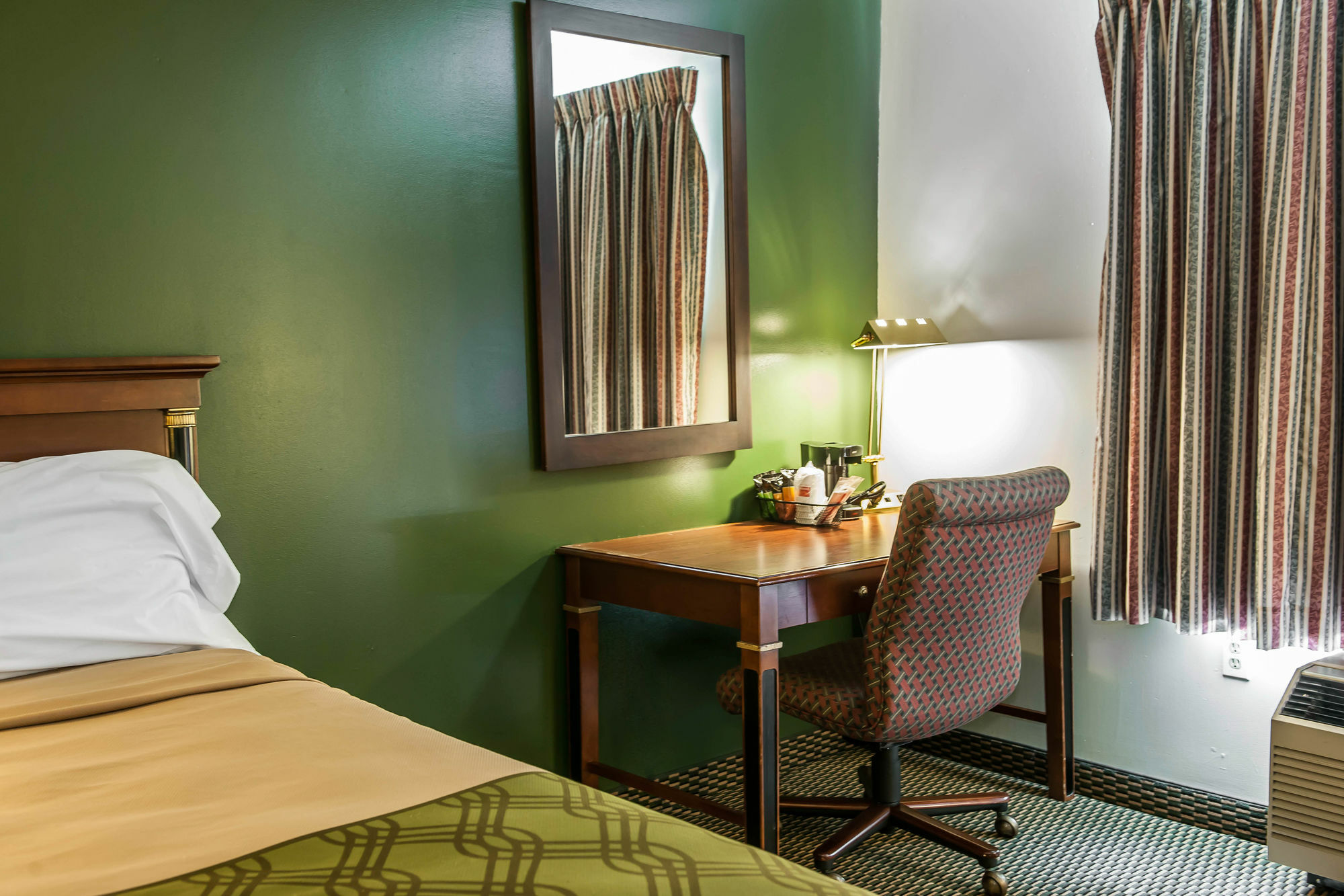 Royal Inn Rockville Екстериор снимка